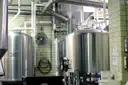Braukessel aus Stahl in einer Brauerei