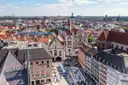 Der Marienplatz und das Alte Rathaus von oben