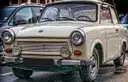 Un Trabant beis, el coche de la Alemania Oriental