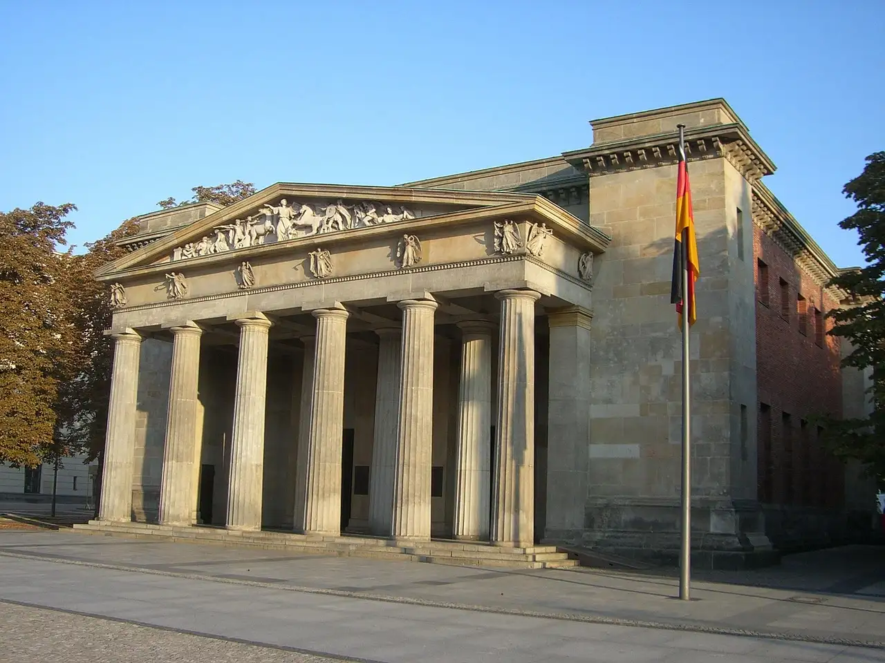 El monumento de la Neue Wache en Unter den Linden