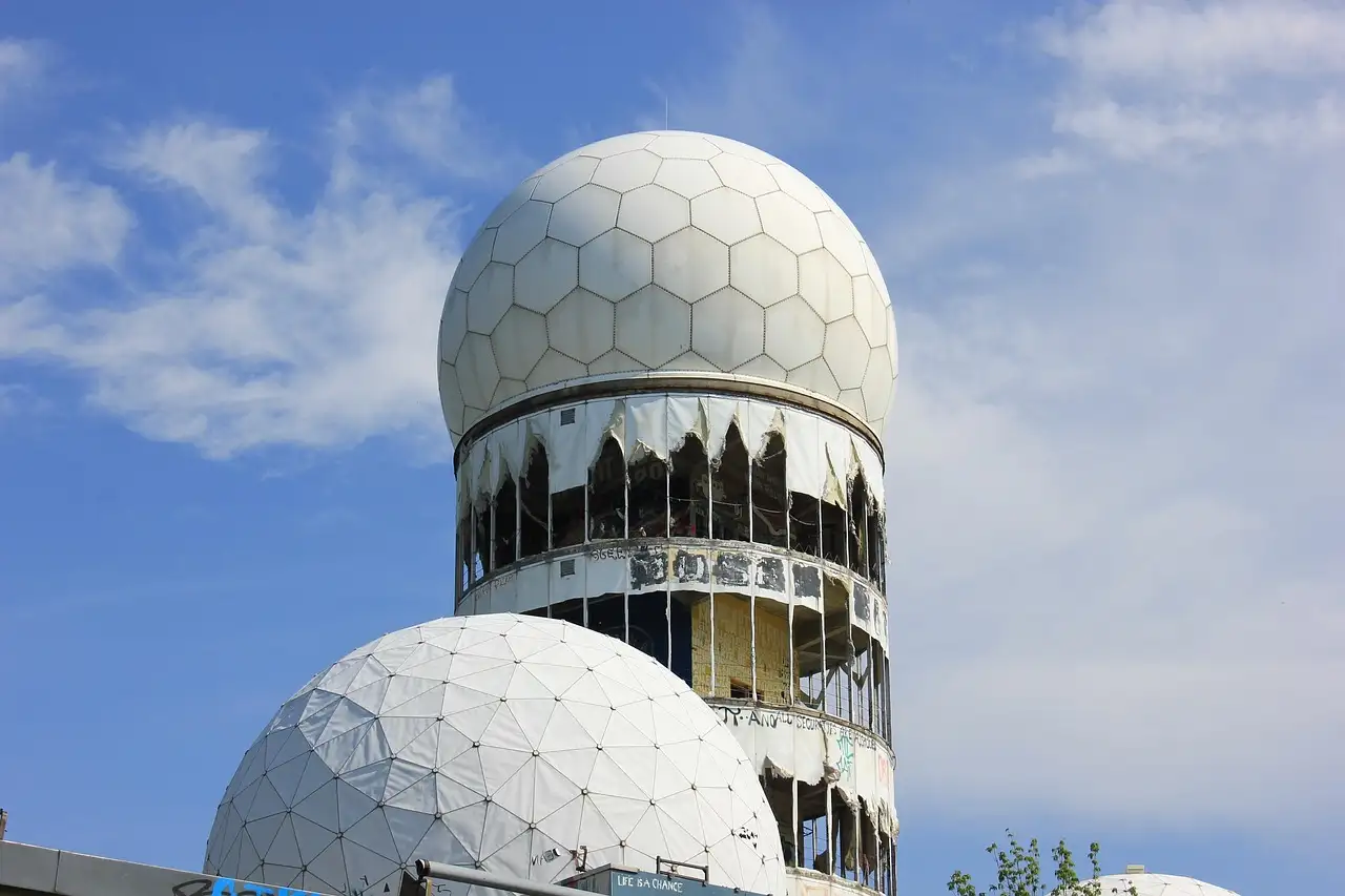 Las cúpulas de radar de la antigua estación de escucha de Teufelsberg