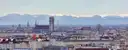 El perfil de Múnich con las dos torres de la Frauenkirche y los Alpes en el horizonte